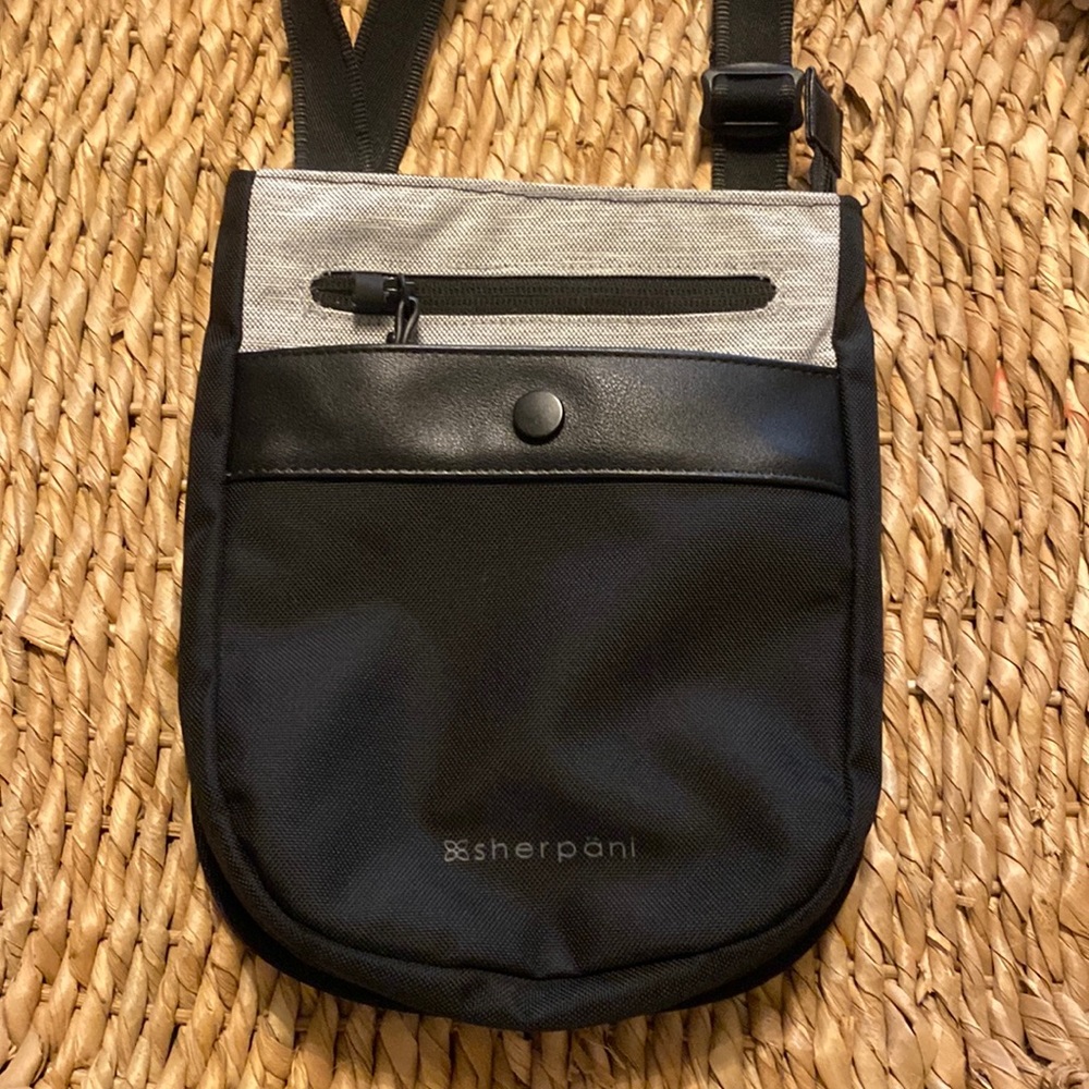 Sherpani crossbody